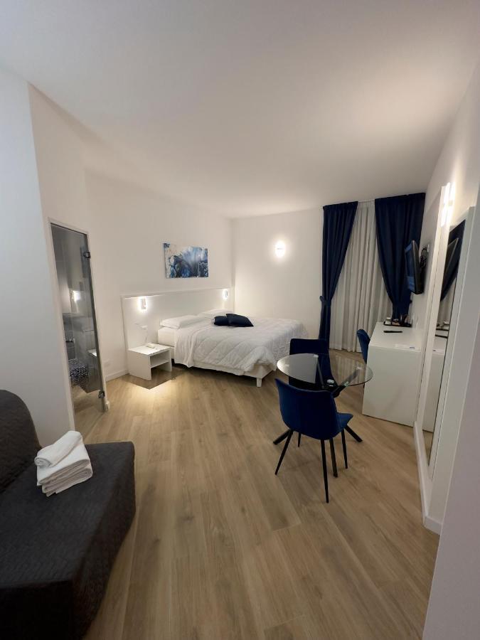 Hotel Smart Cruise Civitavecchia Buitenkant foto
