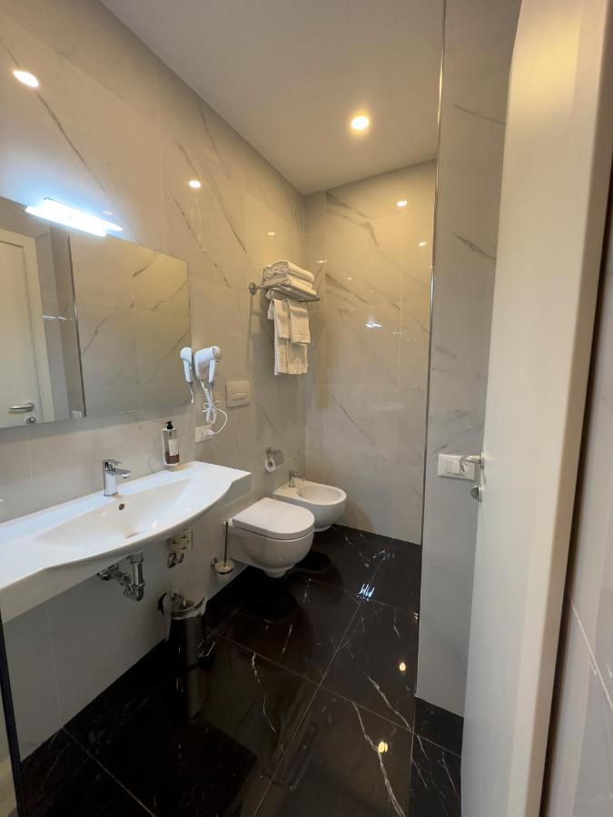 Hotel Smart Cruise Civitavecchia Buitenkant foto