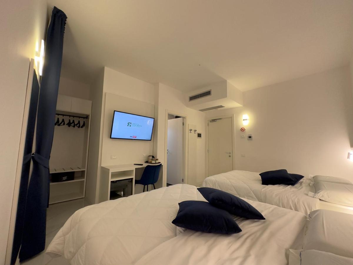 Hotel Smart Cruise Civitavecchia Buitenkant foto